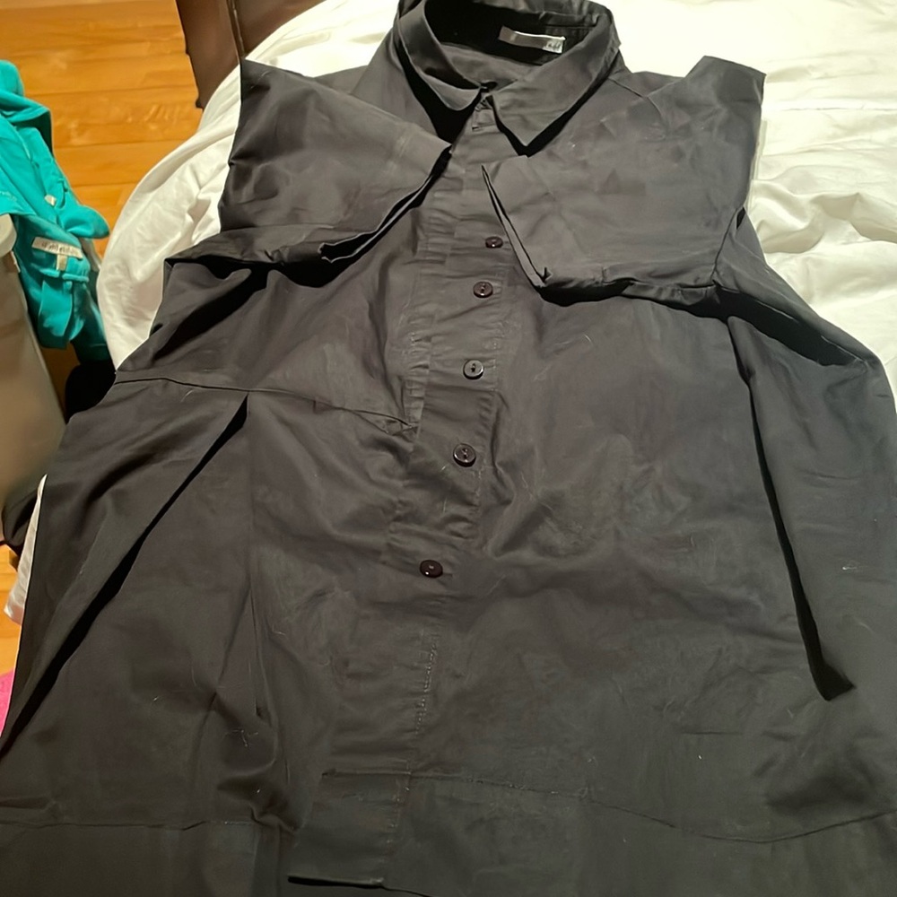 Black cotton shirt.